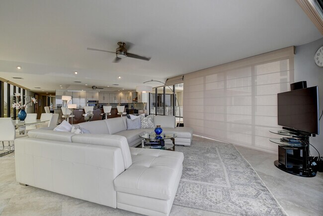 Building Photo - 2155 S Ocean Blvd