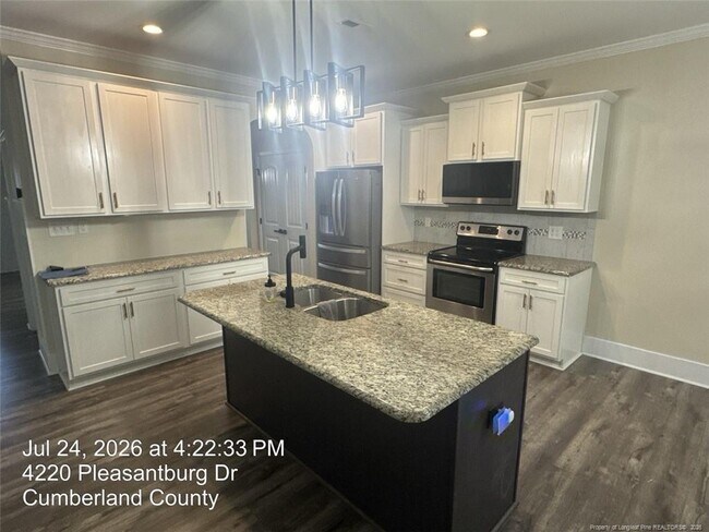 Building Photo - 4220 Pleasantburg Dr