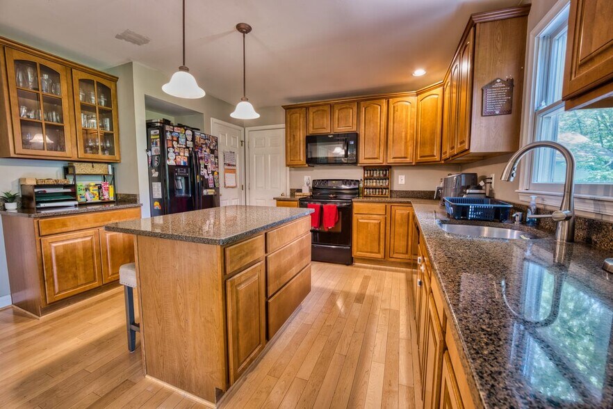 Building Photo - 930 Kimberly Way