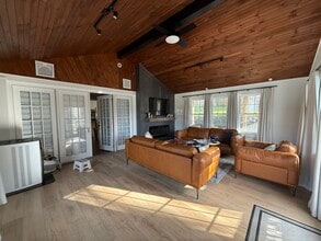 Building Photo - 260 French St