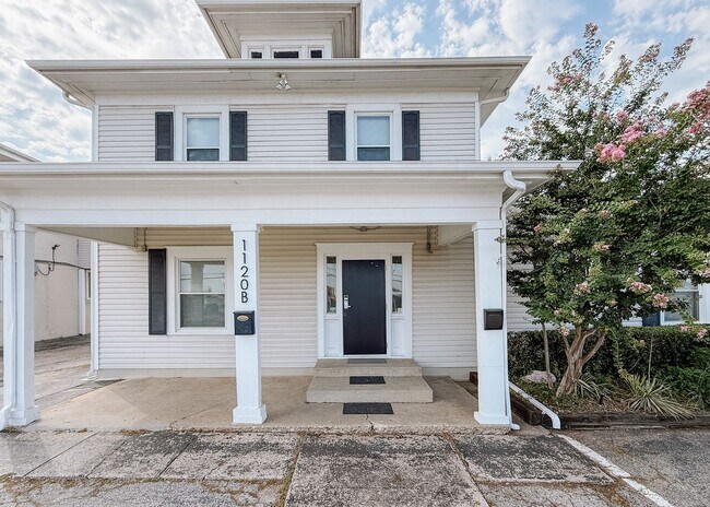 Primary Photo - 1120NW
