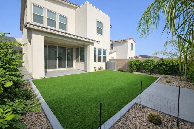 Building Photo - 35770 McCarthy St