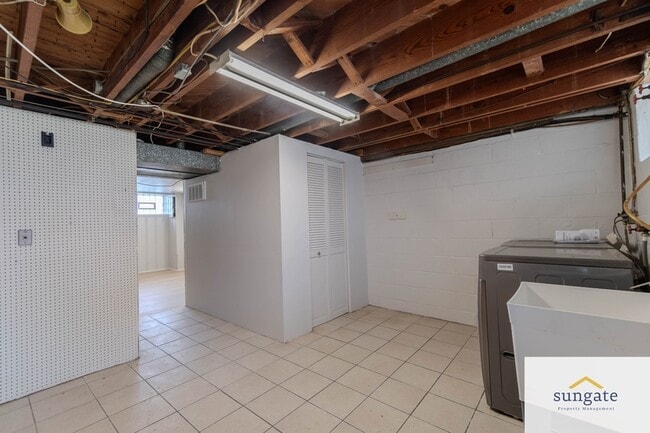 Building Photo - 5405 Moravia Rd