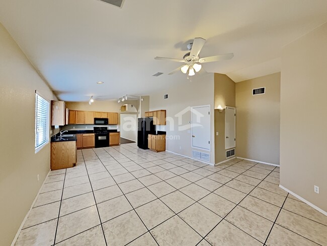 Building Photo - 5691 S Abbottsford Dr