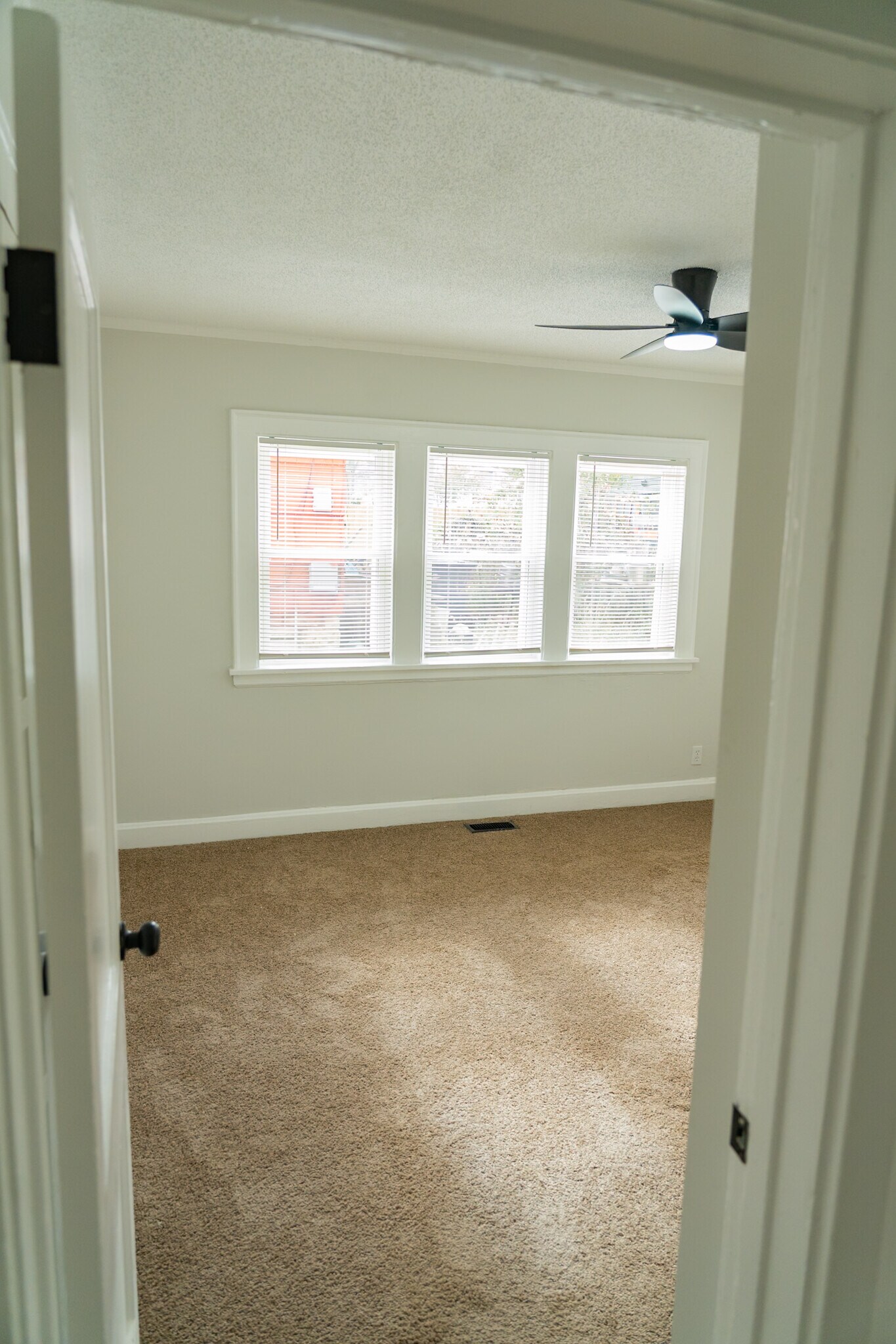 Building Photo - 5536 Paseo Blvd