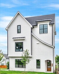Building Photo - Stunning 4-bedroom, 3.5-bathroom home