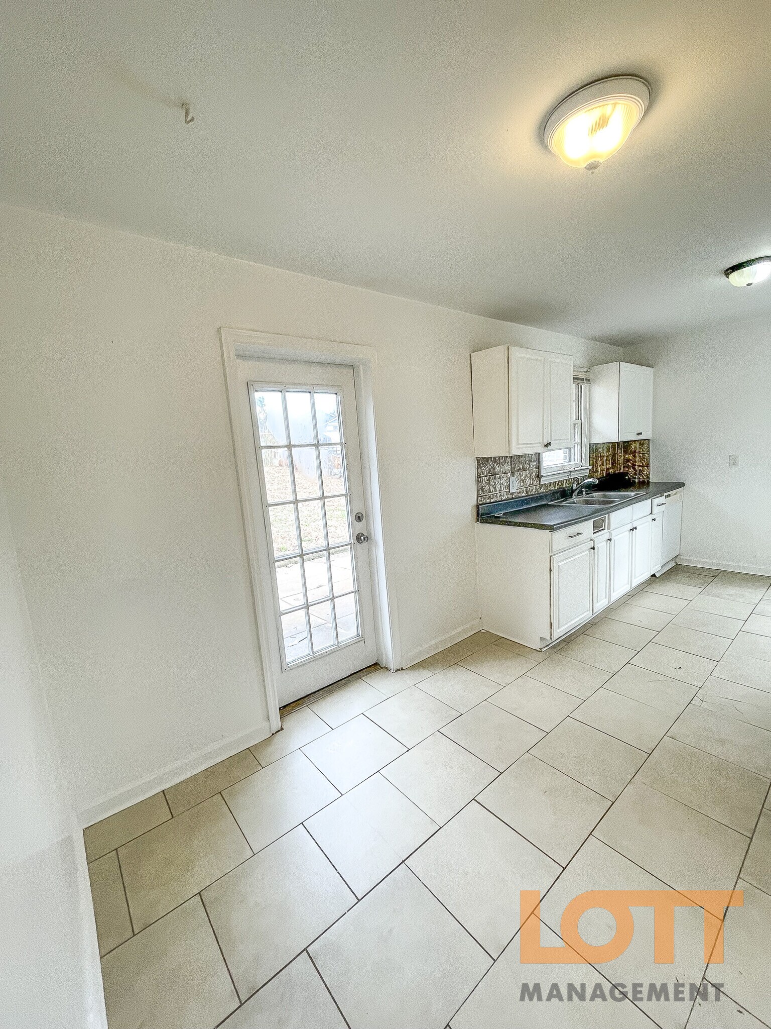 Building Photo - 323 Welcome Ave