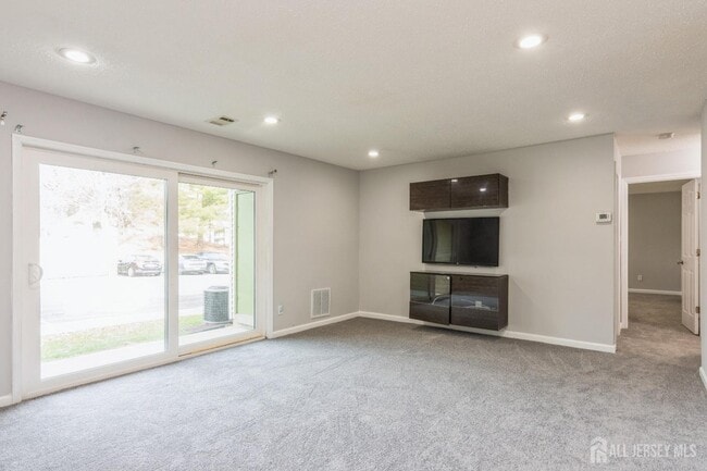 Building Photo - 705 Sunshine Ct