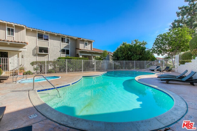Building Photo - 28240 Rey De Copas Ln