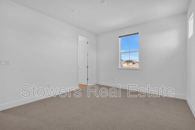 Building Photo - 176 Raven Cir