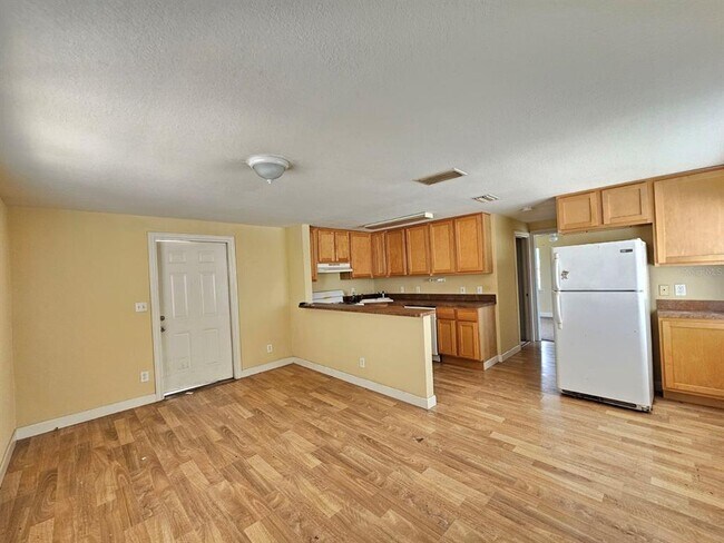 Building Photo - 117 N Evergreen Ave