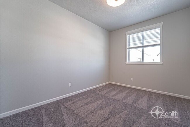 Building Photo - 16326 NE 20th St