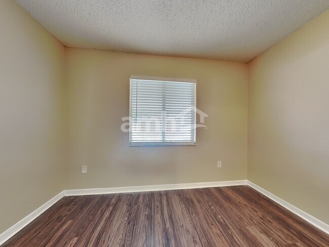 Building Photo - 4504 Reynolds Creek Ave