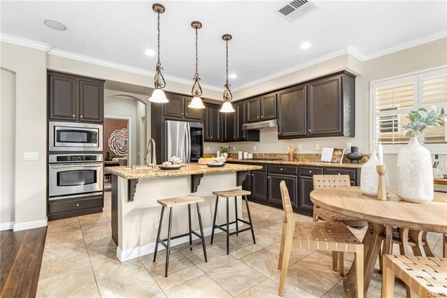 Building Photo - 45023 Silver Rose St