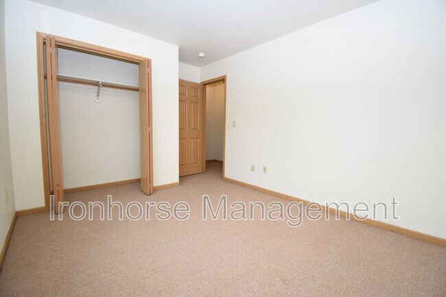 Building Photo - 2471 Wheeler Dr
