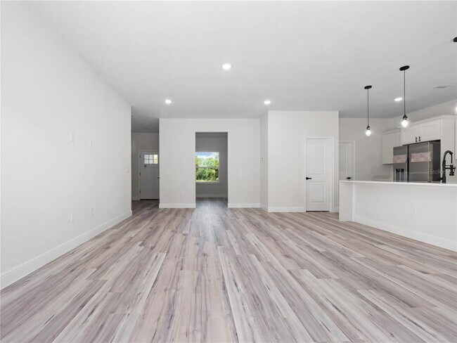 Building Photo - 560 Marion Oaks Golf Way