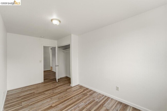 Building Photo - 400 Bissell Ave