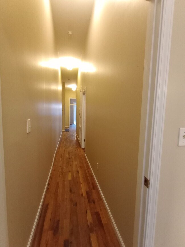 Building Photo - 2304 Gravier St