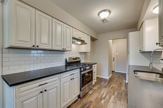 Building Photo - 2101 Warwick Dr