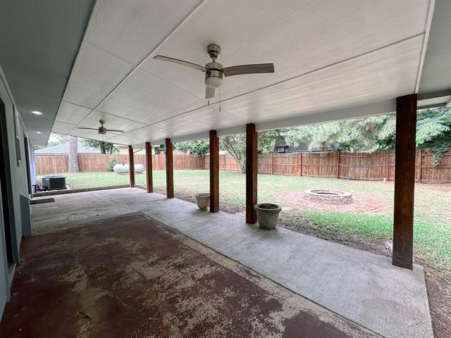 Building Photo - 6600 Lakeside Dr