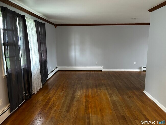 Building Photo - 87 Worcester Ave