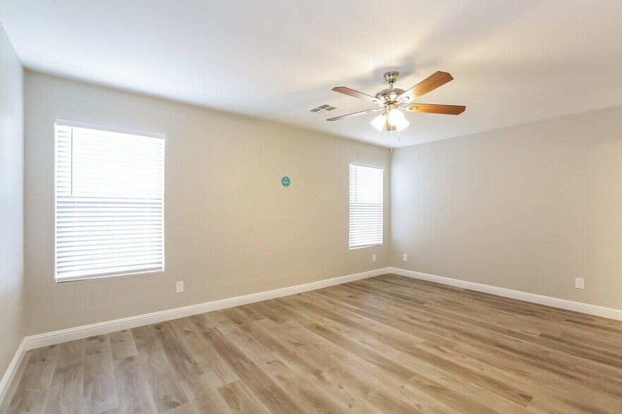 Building Photo - 11738 Magliana St