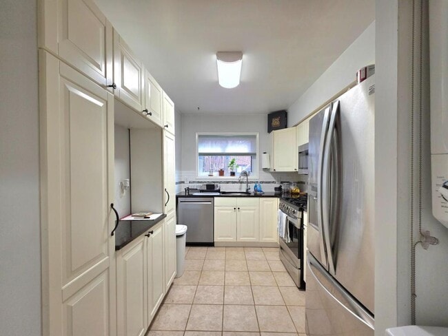 Building Photo - 2700 Dartmouth Rd