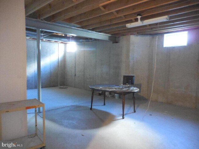 Building Photo - 6 Palmer Ct