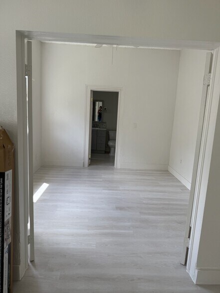 Building Photo - 319 Kenilworth Blvd