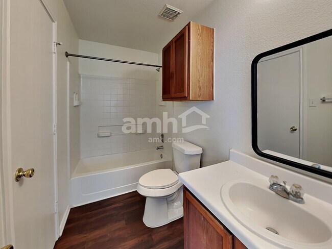 Building Photo - 12748 Saint Marys Dr