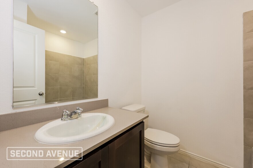 Building Photo - 8633 Cottage Crk Dr