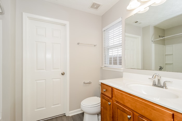 Building Photo - 551 Arrowhead Dr