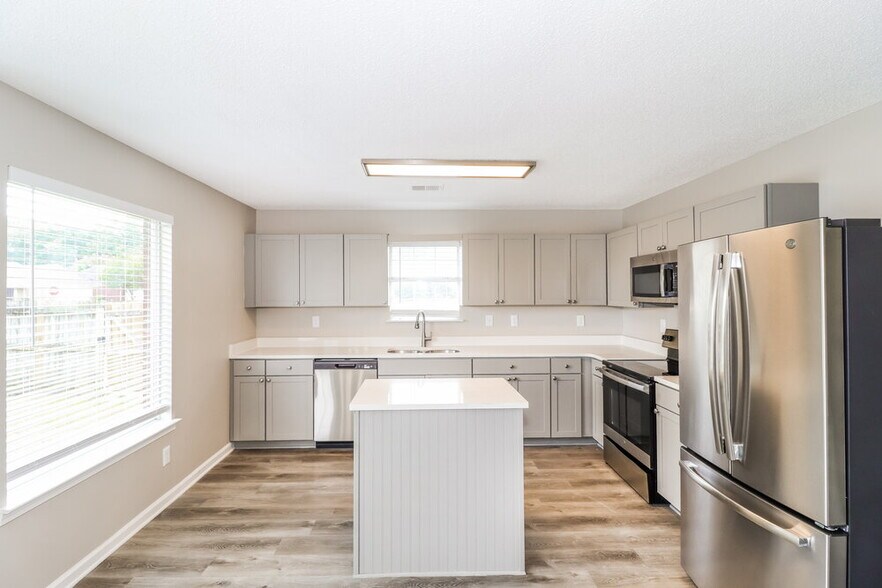 Building Photo - 990 Jessa Cove