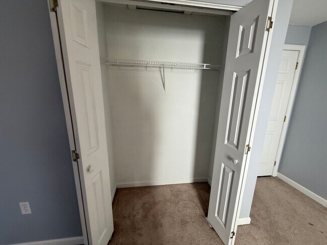 Building Photo - 570 Montgomery St