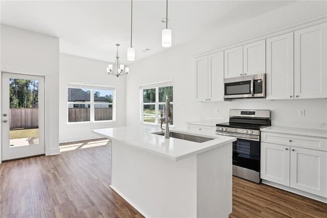 Building Photo - 60404 Aqua St