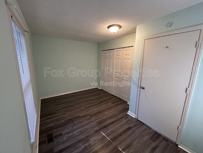 Building Photo - 177 S Maple St