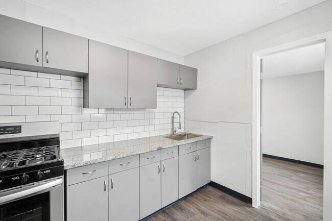 Building Photo - 1740 Arlington Ave