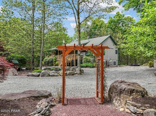 Building Photo - 134 Split Rock Rd