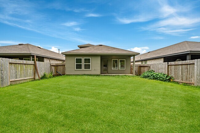 Building Photo - 24122 Juniper Hts Dr