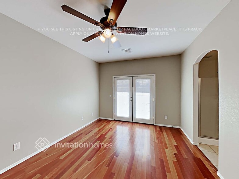 Building Photo - 2509 N Silverado