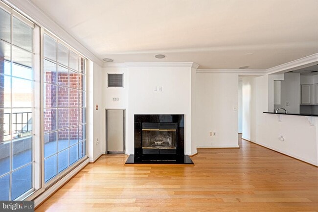 Building Photo - 1230 23rd St NW