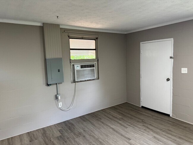 Building Photo - 2 Bed 1 Bath House GRIFFIN