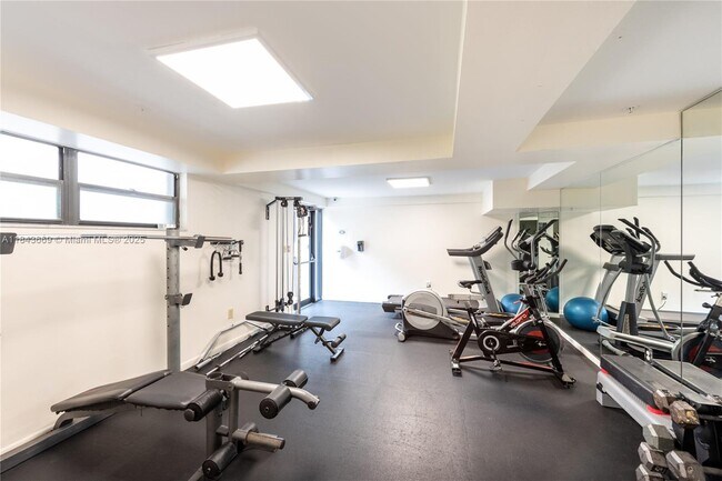 Building Photo - 575 Crandon Blvd