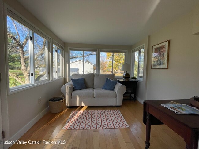 Building Photo - 37 Garage Place Rd