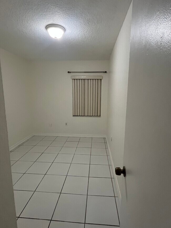 Building Photo - 14056 SW 51st Ln