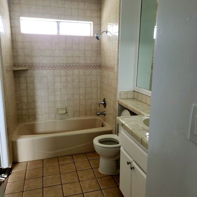 Building Photo - Clairemont Home Just remodeled 3 bed 3 bat...