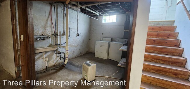 Building Photo - 4 br, 3 bath House - 511 5th Ave NW