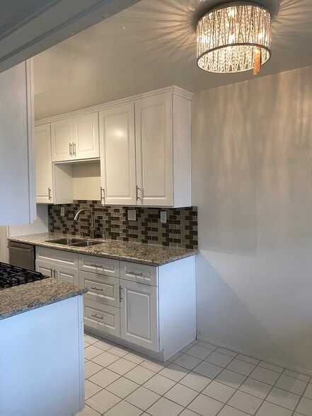 remodeled kitchen - 1859 1/2 Pandora Ave