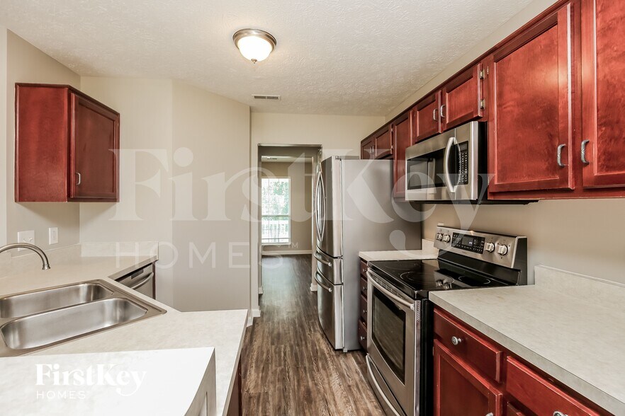 Building Photo - 6005 Monroe Crossing