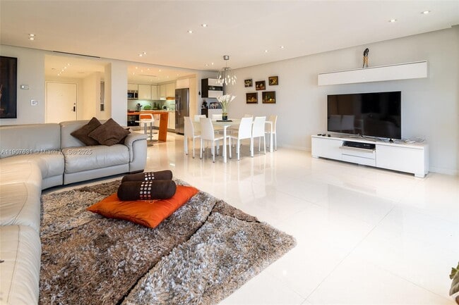 Building Photo - 8877 Collins Ave